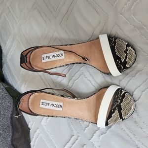 Steve Madden snake print pumps